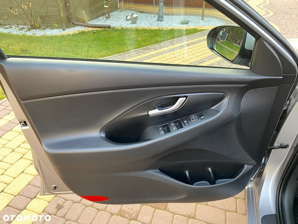 Hyundai i30 1.5 DPI Classic + - 18