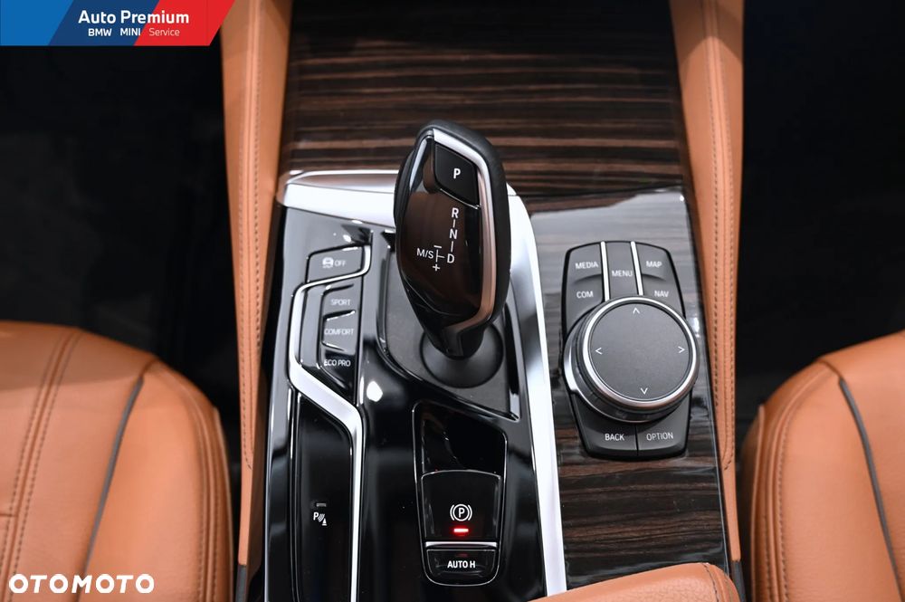 BMW Seria 5 540d xDrive mHEV - 18