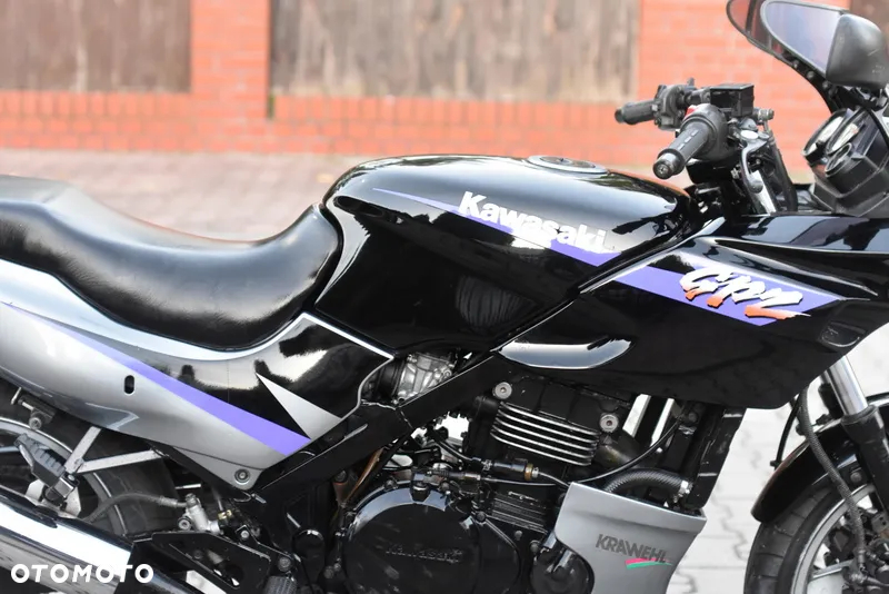 Kawasaki GPZ - 9
