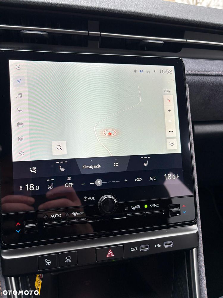 Lexus LBX 1.5 Hybrid Cool AWD - 8