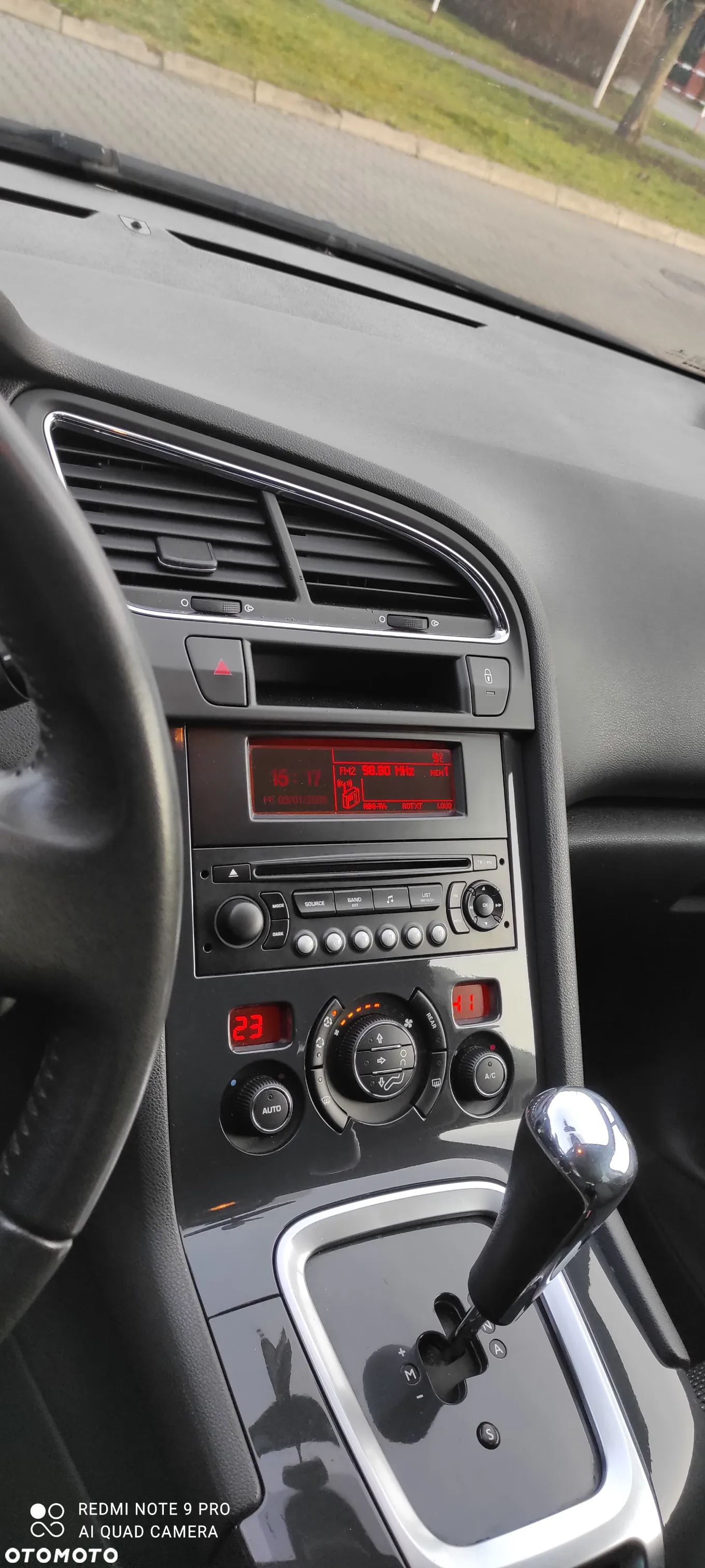 Peugeot 5008 HDI FAP 110 EGS6 Premium - 15