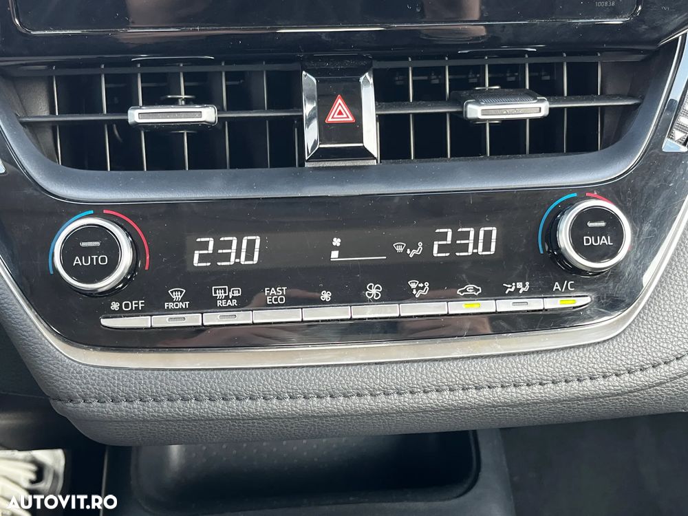 Toyota Corolla - 22