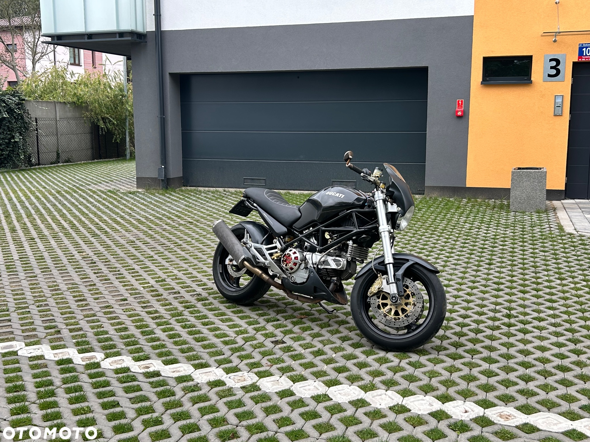 Ducati 900 - 14