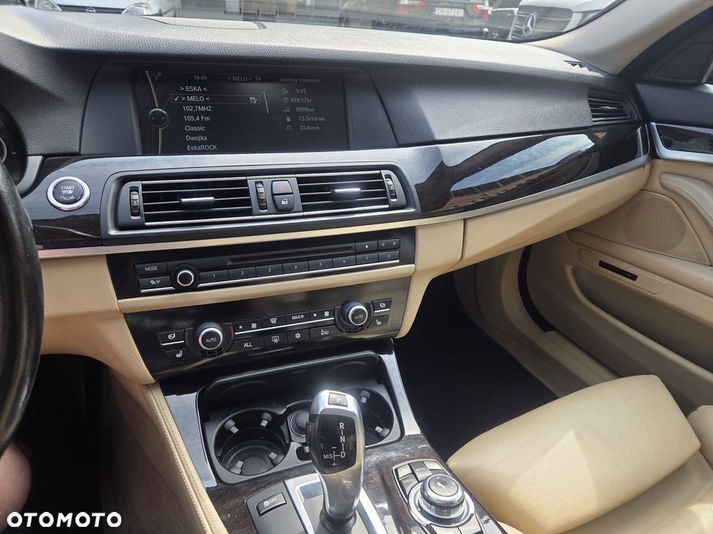 BMW Seria 5 528i - 11