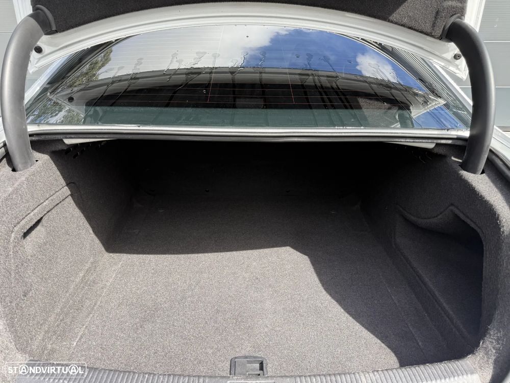 Audi A4 2.0 TDI Business Line S-line - 31