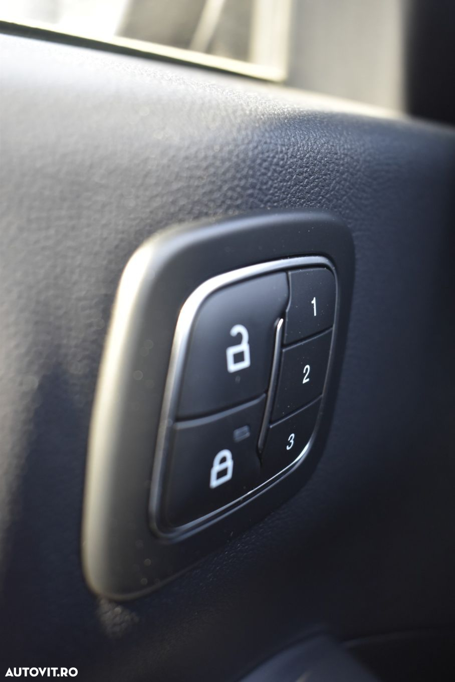 Ford Kuga - 28