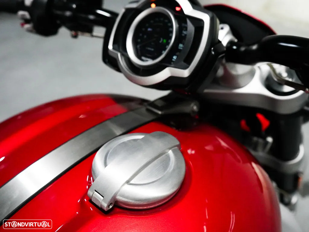 Triumph Rocket 3R - 20