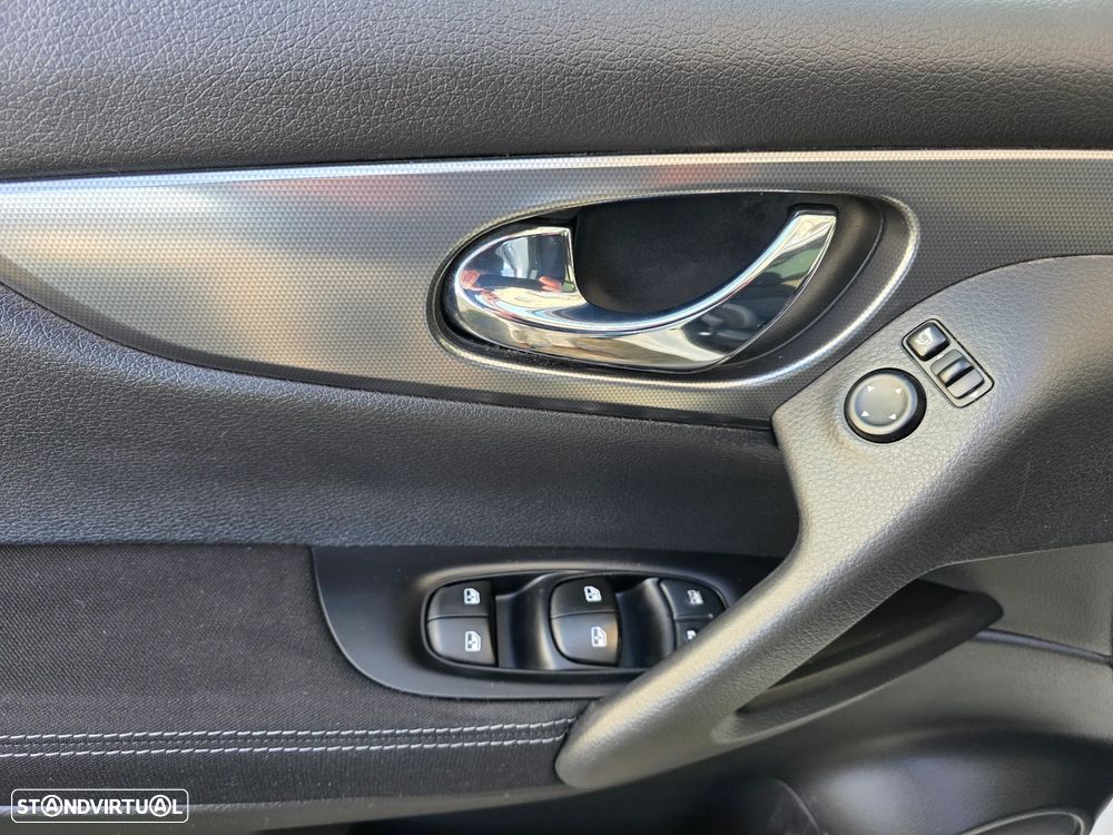 Nissan Qashqai 1.5 dCi N-Connecta Led - 34