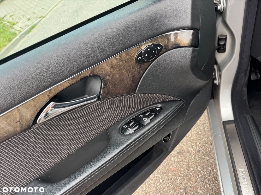 Mercedes-Benz Klasa E 200 Kompressor Automatik Avantgarde Sport Edition - 26