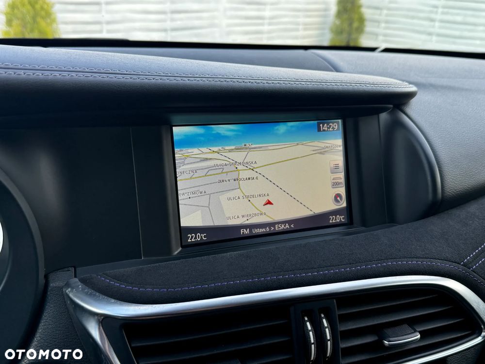 Infiniti Q30 1.6t Premium Tech - 14