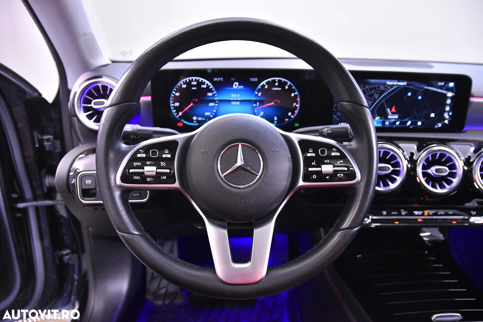 Mercedes-Benz A 220 4MATIC Sedan Aut. - 16