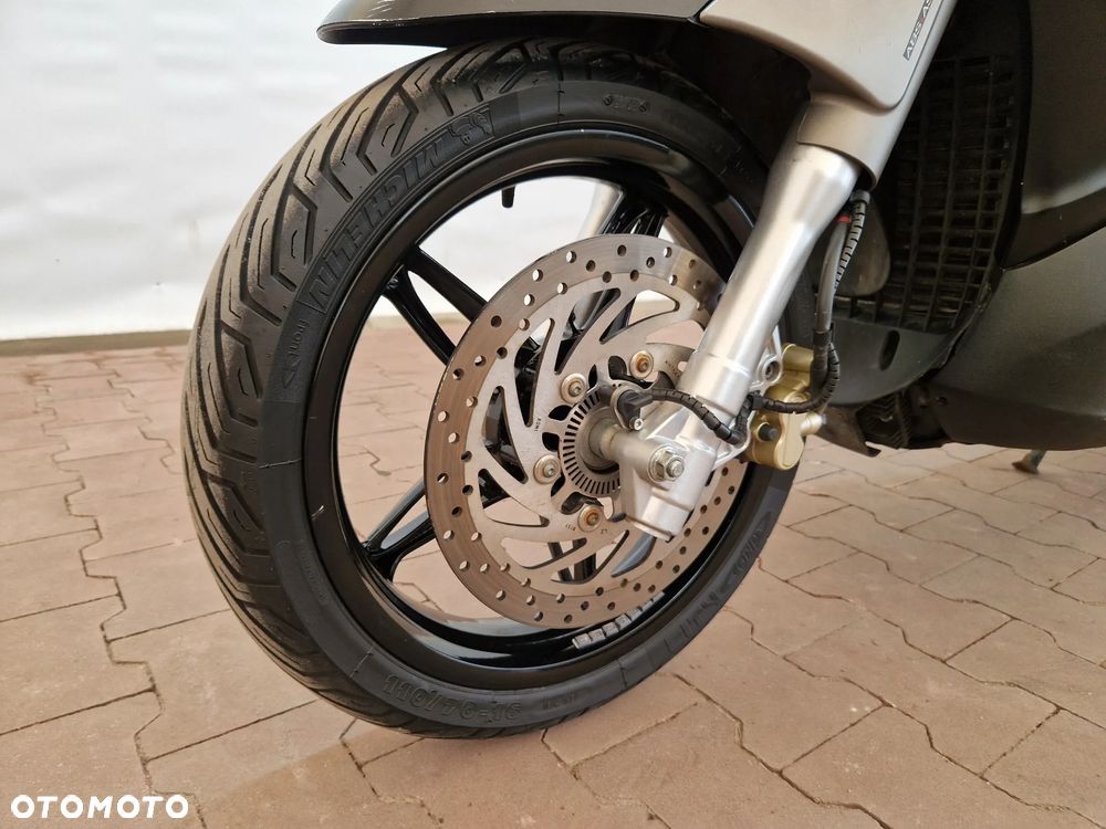 Piaggio Beverly - 28