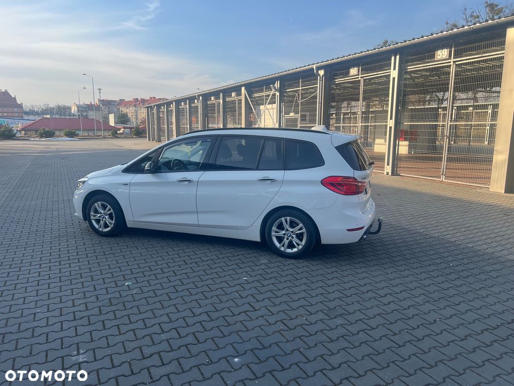 BMW Seria 2 218d xDrive - 7