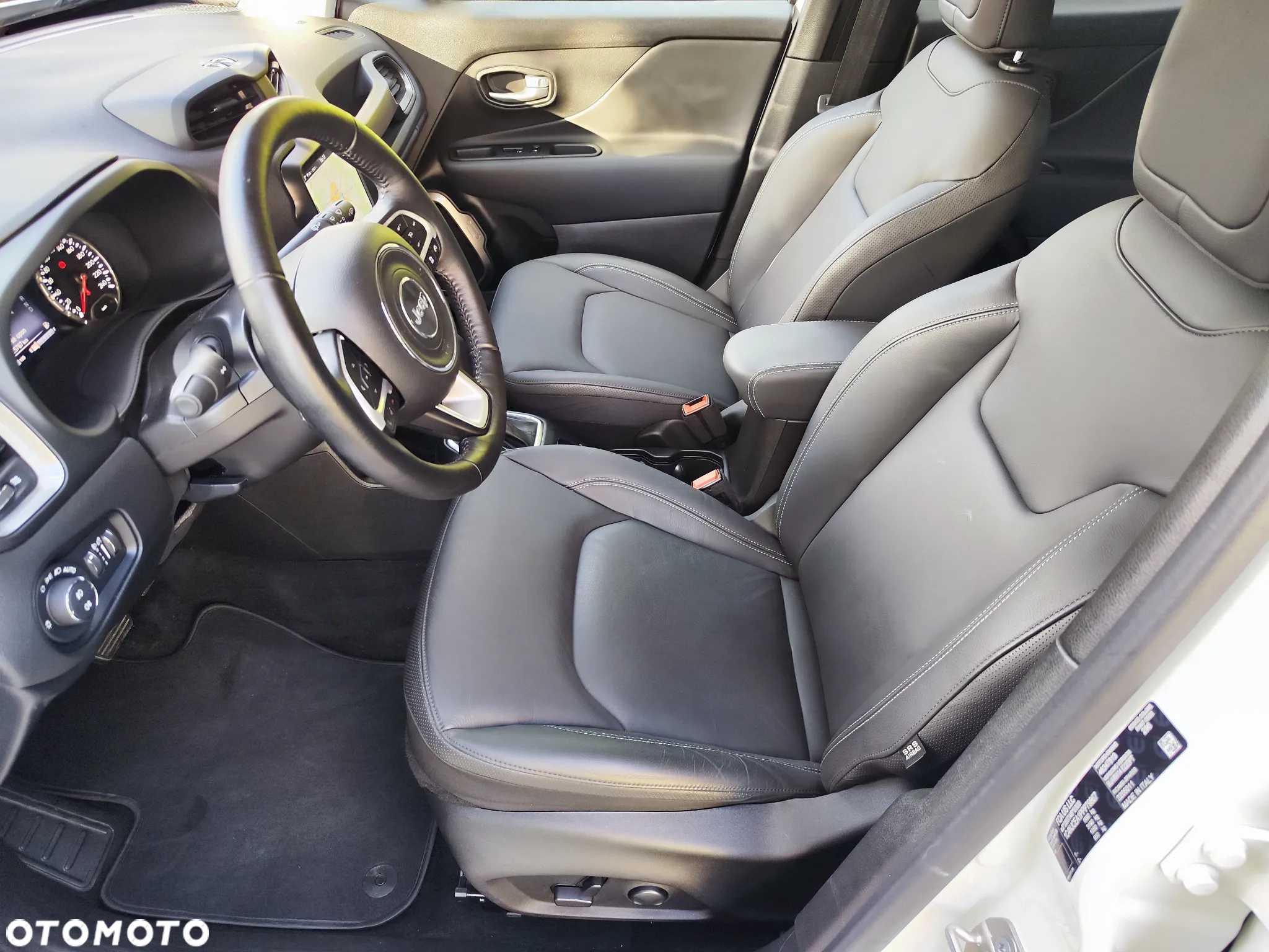 Jeep Renegade 1.5 T4 mHEV Longitude FWD S&S DCT - 9