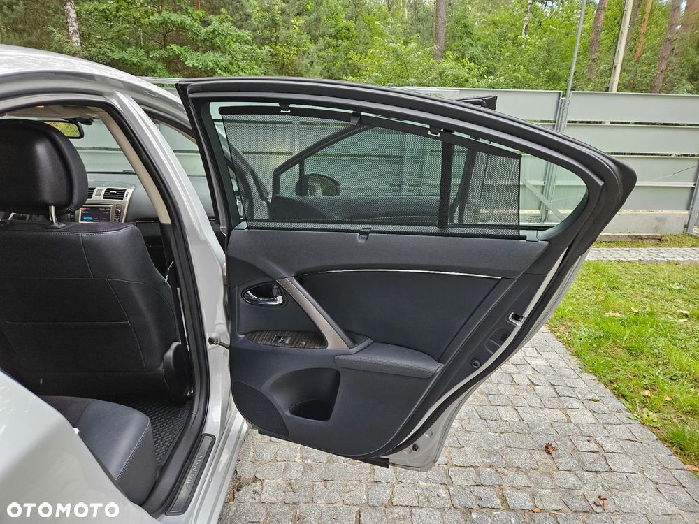 Toyota Avensis 1.8 Premium EU5 MS - 17