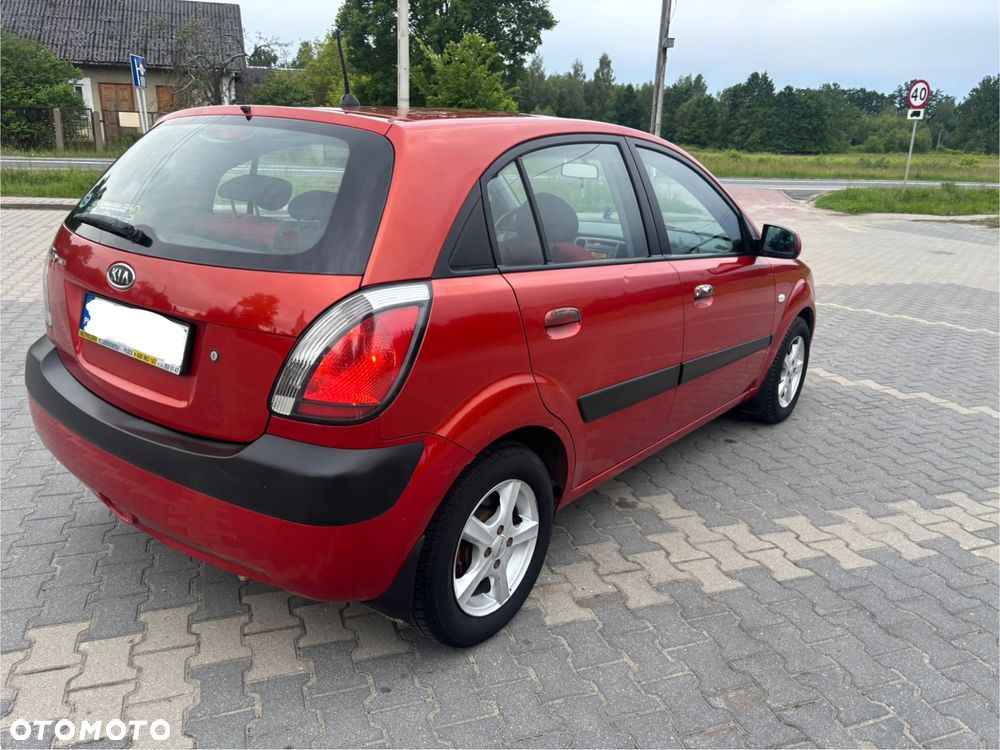 Kia Rio - 12