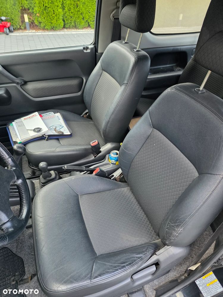 Suzuki Jimny 1.3 - 12