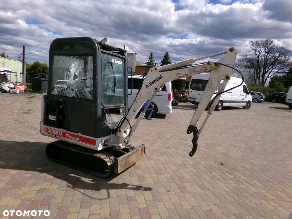 Bobcat x320 minikoparka - 3