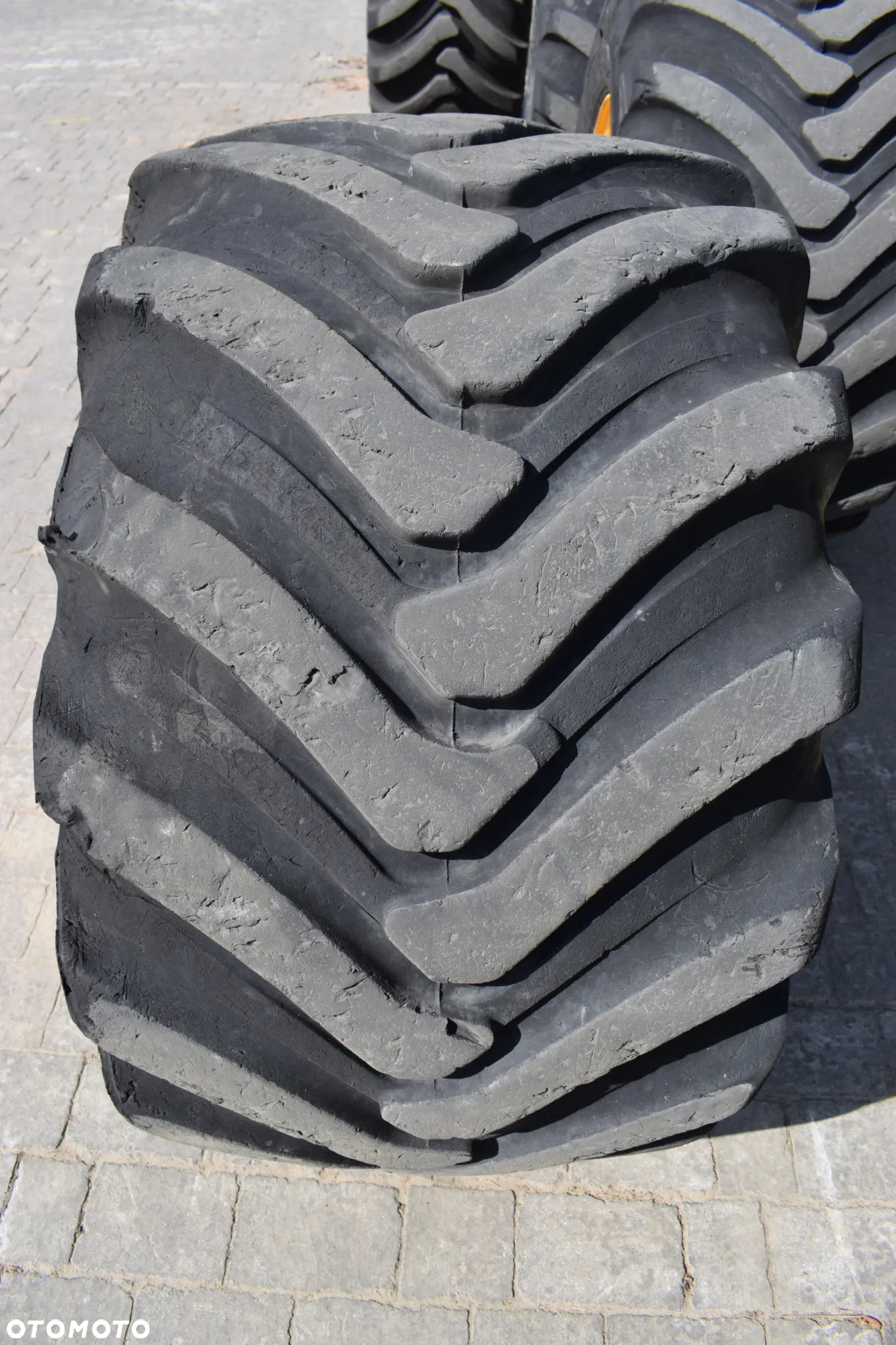 Koła R22.5 Nokian 600/50- 22.5 do koparki opony balony 24 płótna - 27