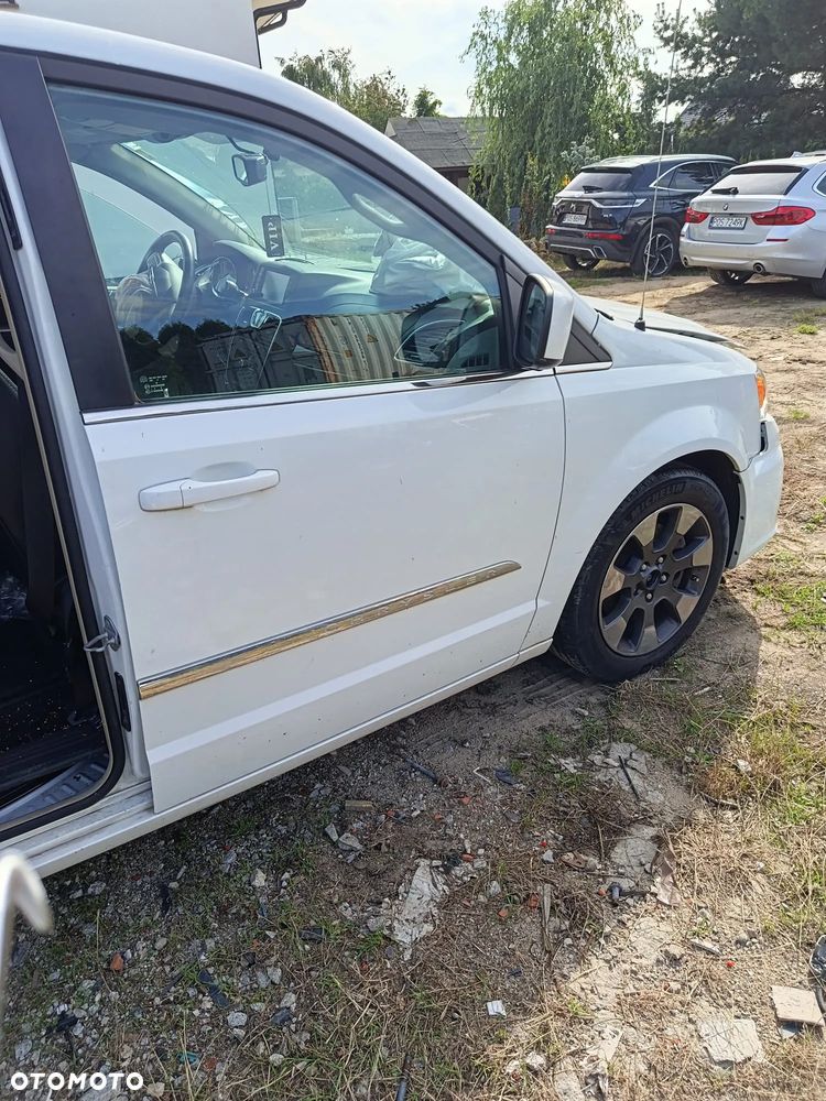 Chrysler Town & Country 3.6 Limited - 9