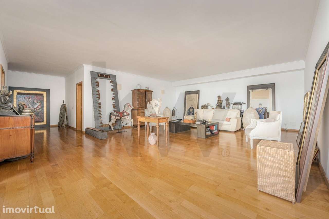 Apartamento T4 no Coração do Funchal com Vista Deslumbrante para a Baí - Grande imagem: 3/45