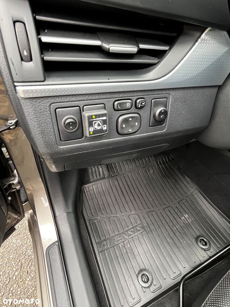 Toyota Avensis 2.0 Prestige MS - 13