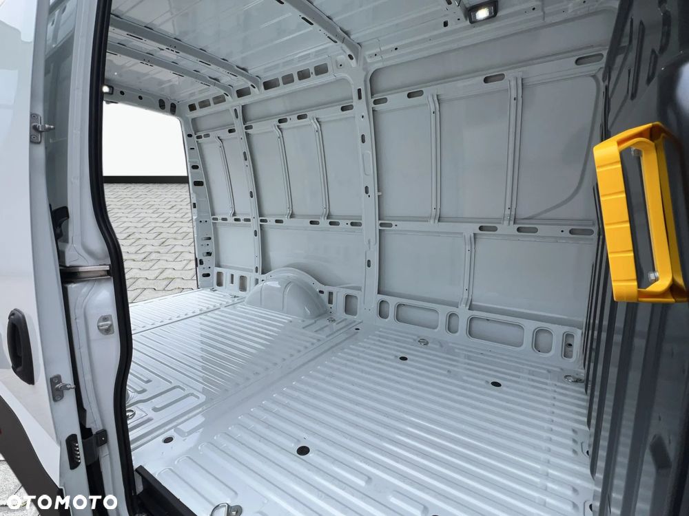Iveco Daily L3H2 35S16BA8 V 2.3 Diesel 160KM Hi-Matic 2026 LEASING 100% - 25