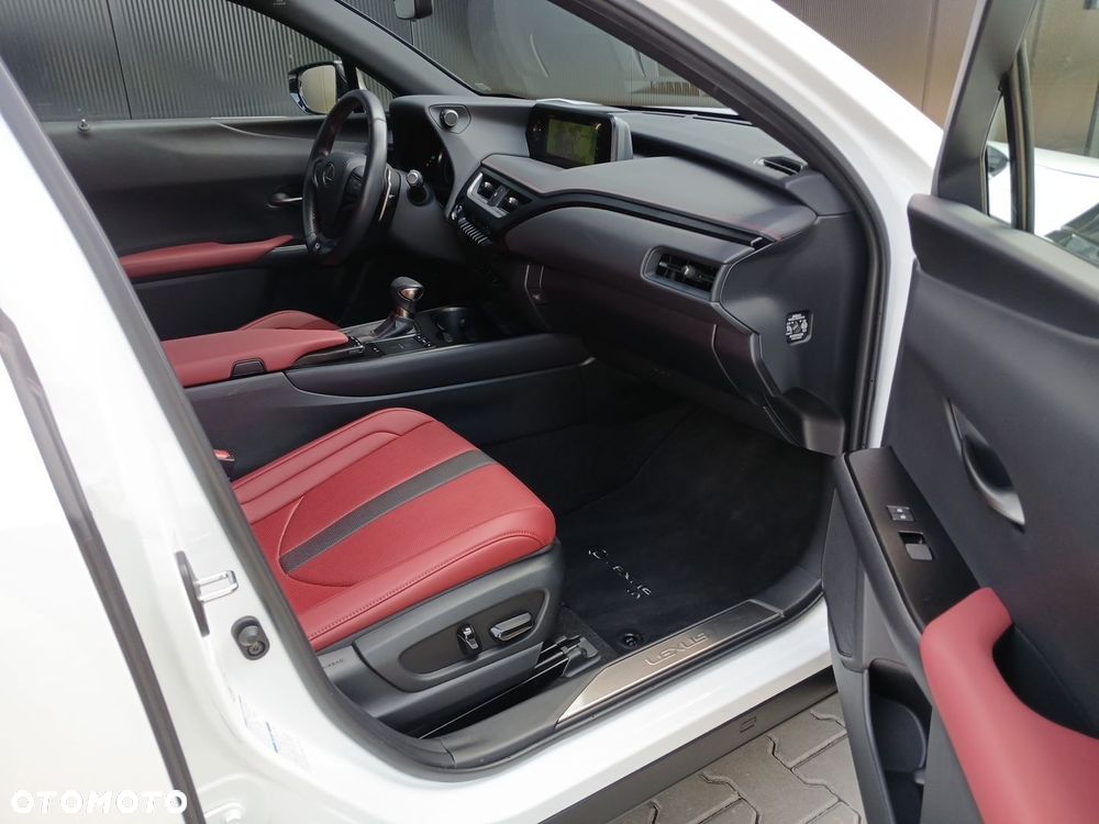 Lexus UX - 28
