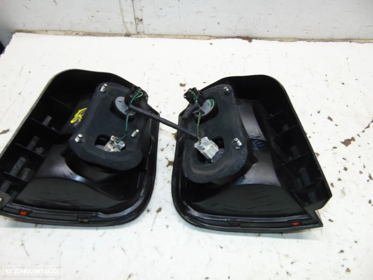 Mitsubishi Space Runner farolins - 5