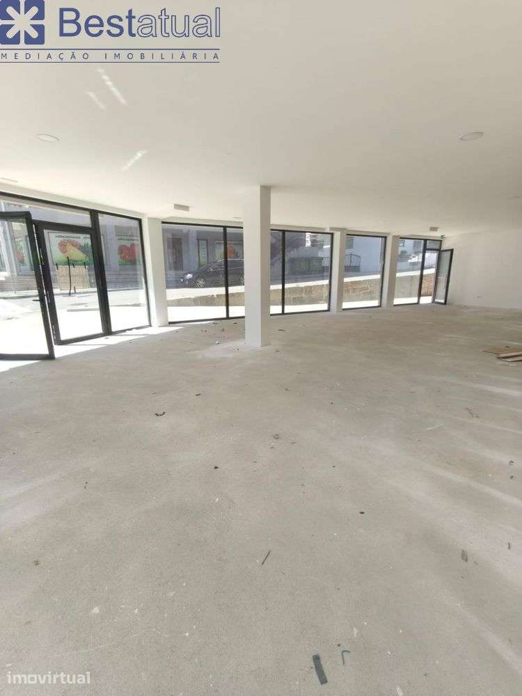Loja C/140 m2 - 2 Lugares de Garagem - Grande imagem: 5/9