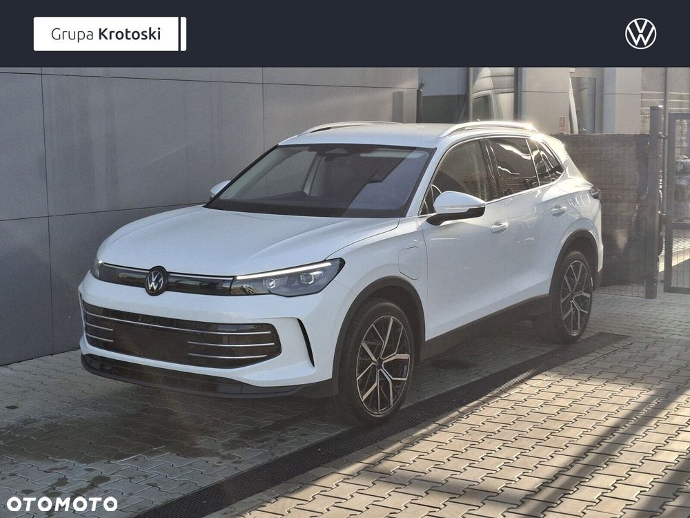 Volkswagen Tiguan - 1