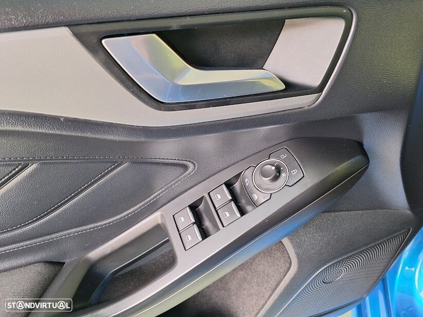 Ford Focus 1.0 EcoBoost MHEV ST-Line X - 12