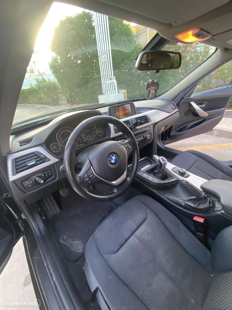 BMW 318 d - 11