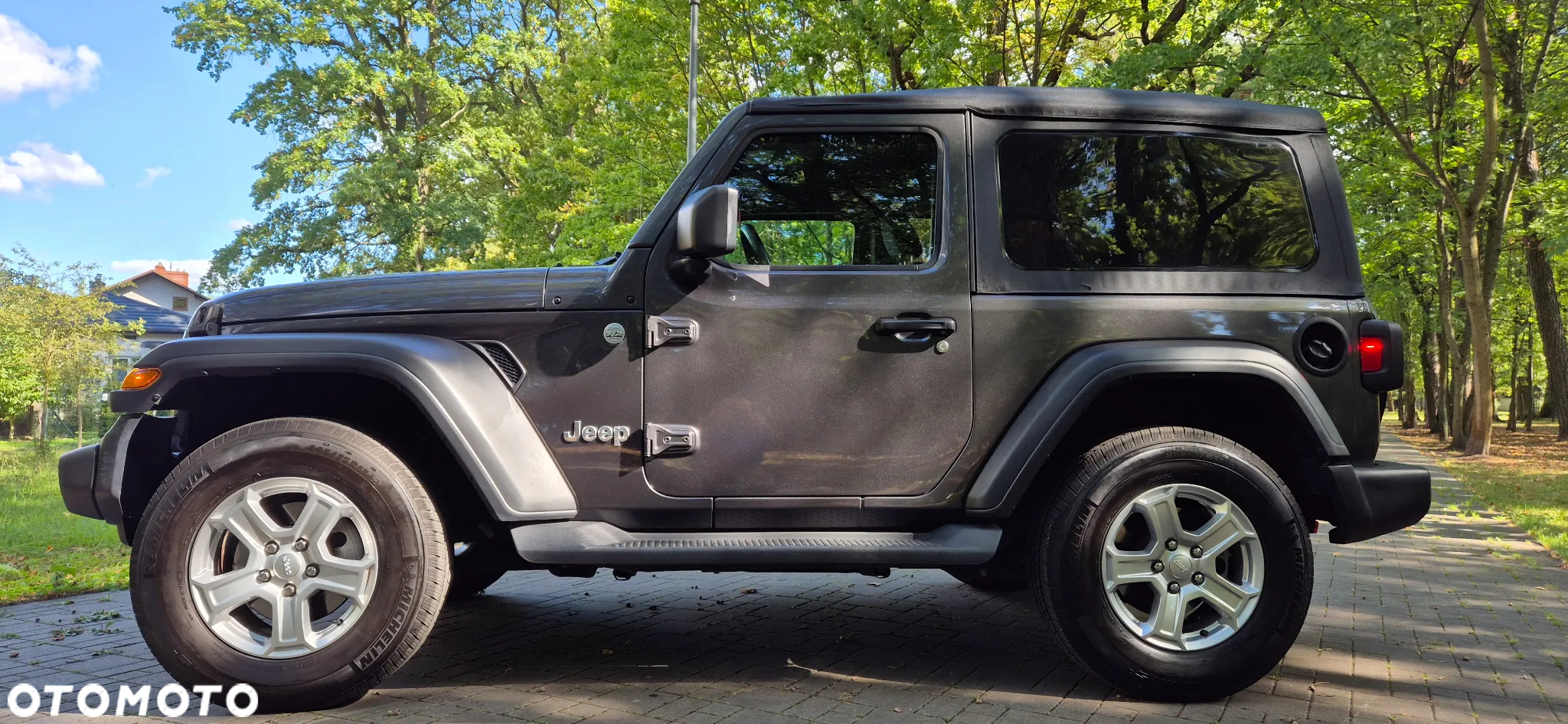 Jeep Wrangler - 12