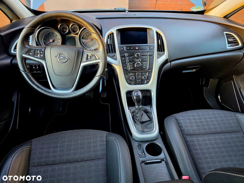 Opel Astra 1.6 Turbo Innovation - 17
