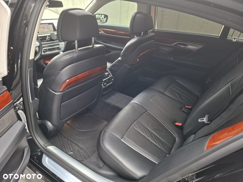BMW-ALPINA B7 Biturbo - 24