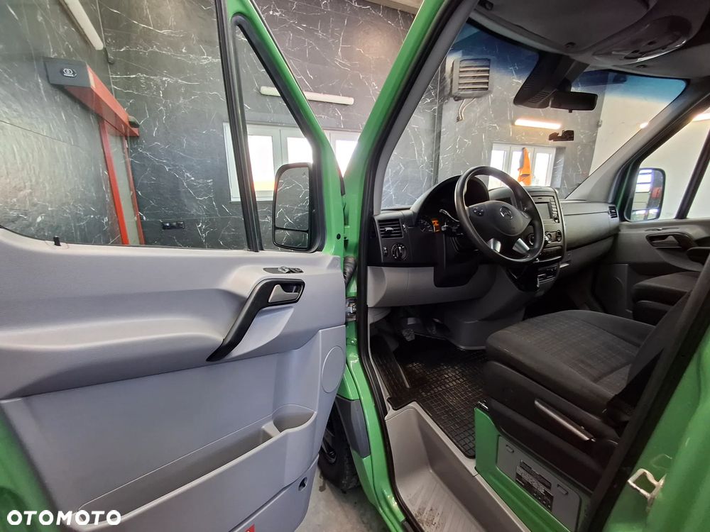 Mercedes-Benz Sprinter 316 2.2 163 KM Klimatyzacja Tempomat Grzany Fotel Alufelgi Wielofunkcyjna Kierownica Hak Elektryczne Szyby + Lusterka Asystenty Duże Radio Z Systemem Nawigacji - 16