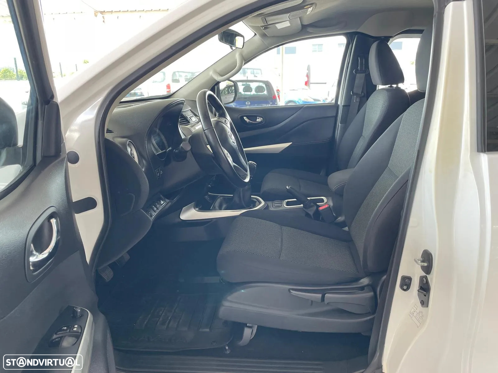 Nissan Navara 2.3 dCi CD 4WD Visia - 9