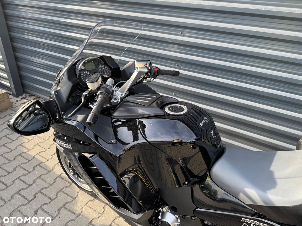 Kawasaki GTR - 9