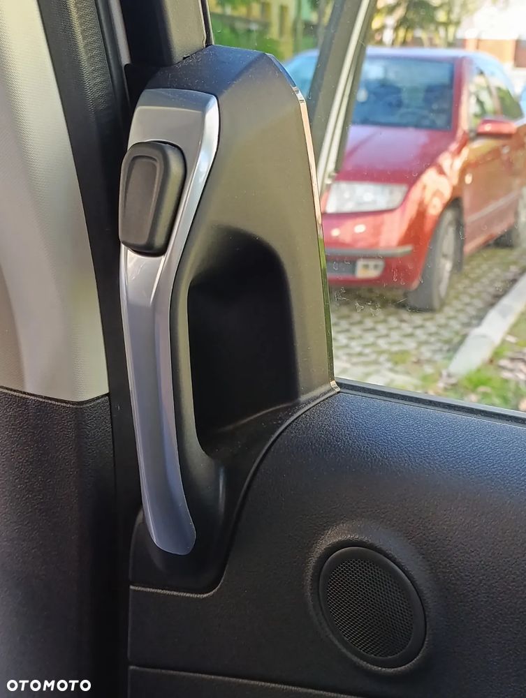 Ford Grand C-MAX - 24