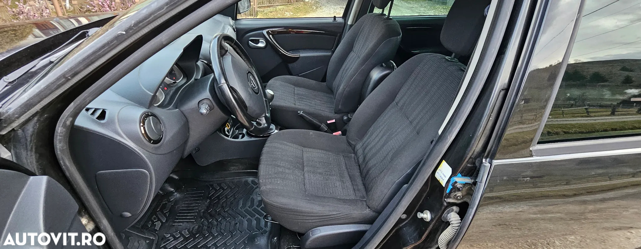Dacia Duster 1.5 dCi 4x4 Laureate - 6