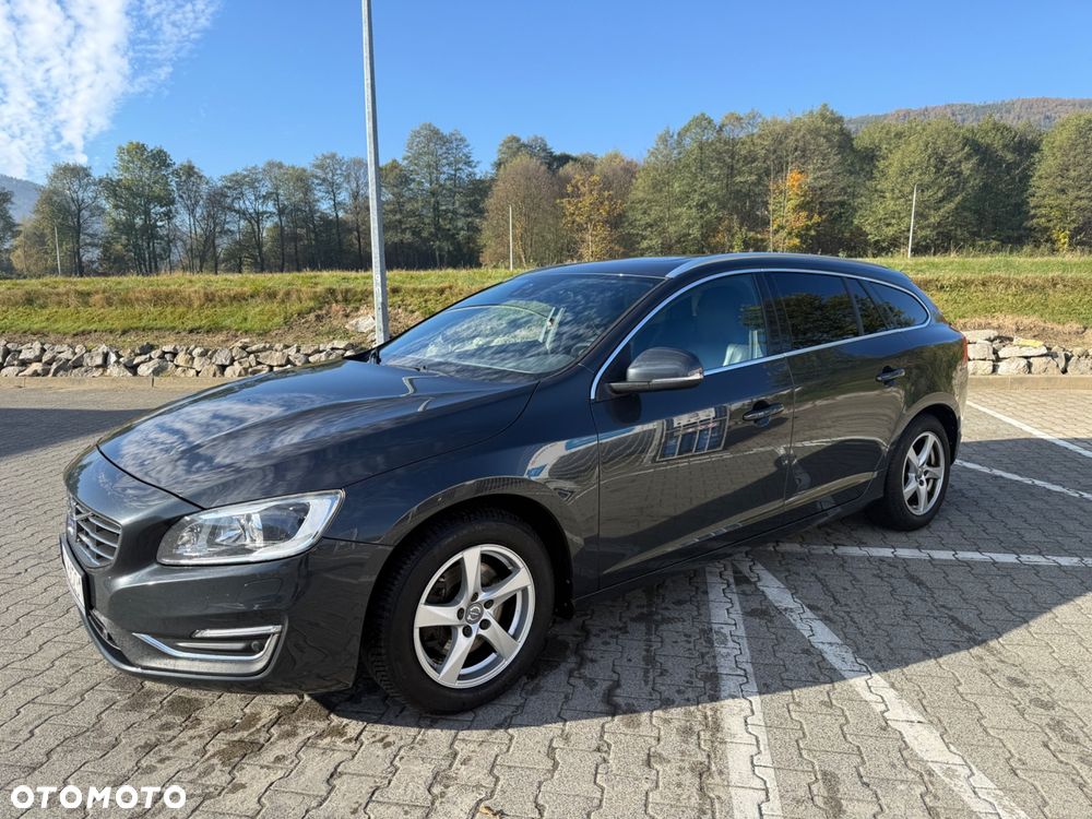 Volvo V60 2017 photo 2