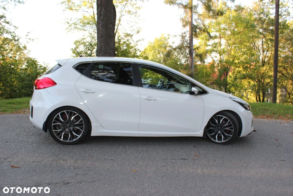 Kia Ceed 1.6 T-GDI GT - 4