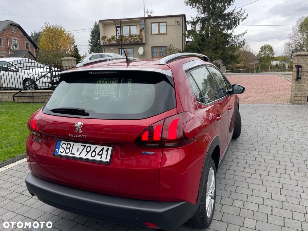 Peugeot 2008 1.2 Pure Tech Allure S&S - 7