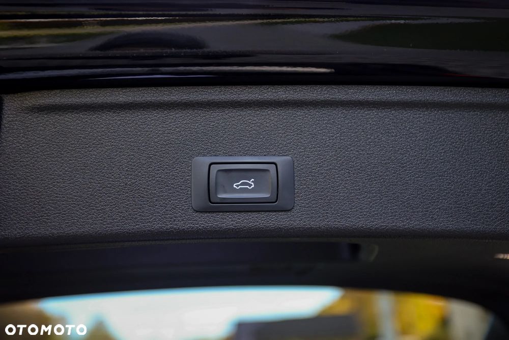 Audi A4 Avant 40 TDI S tronic S line - 24