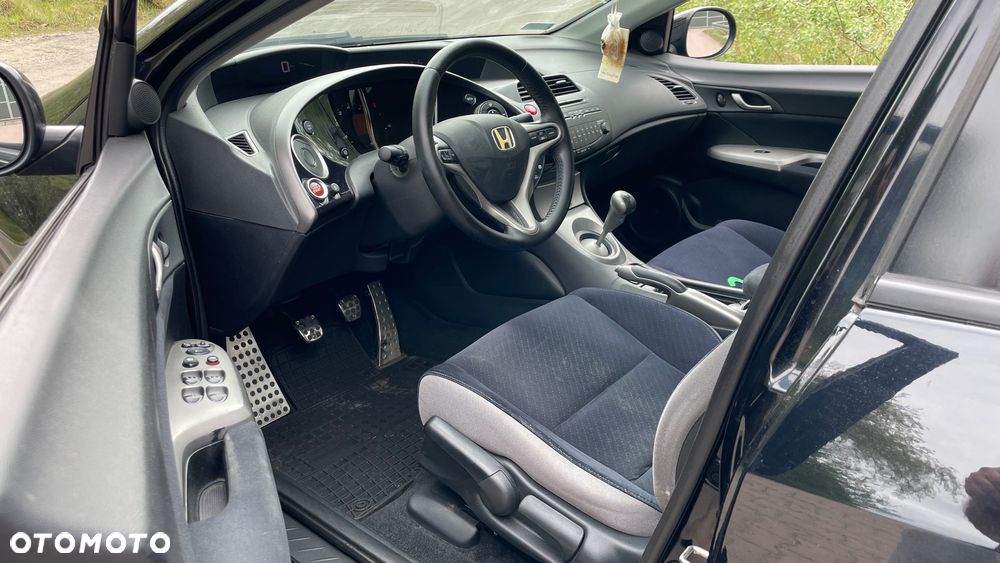 Honda Civic 1.8 Sport - 10