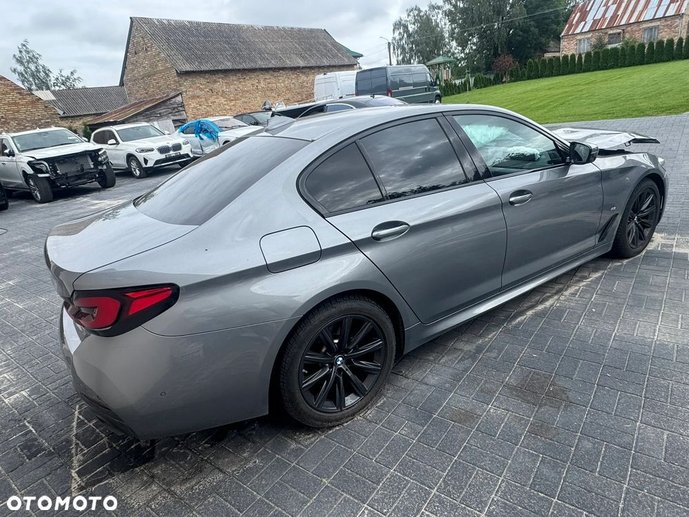 BMW Seria 5 530d xDrive mHEV M Sport sport - 3