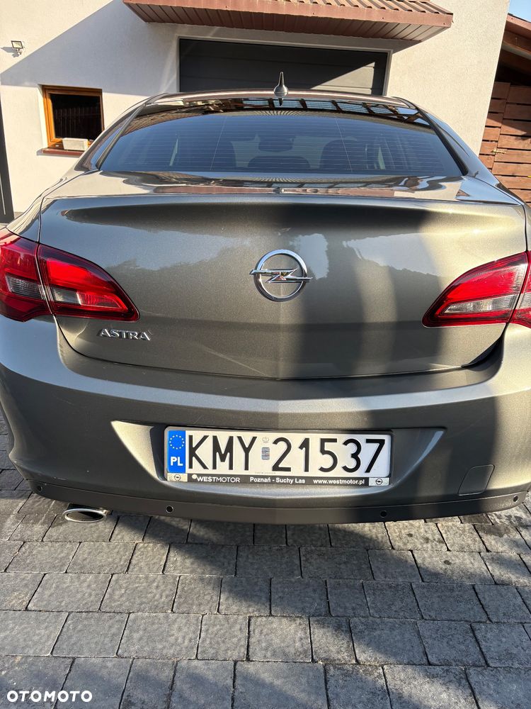 Opel Astra 1.4 T Executive - 6