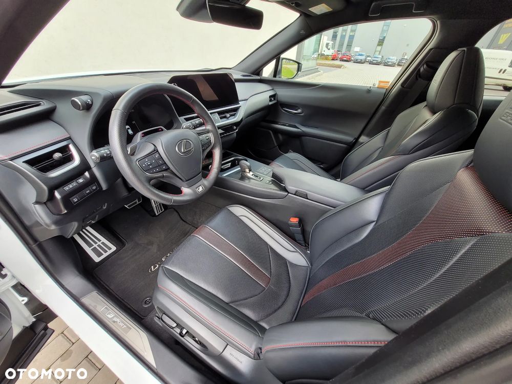 Lexus UX 300h F Sport - 3