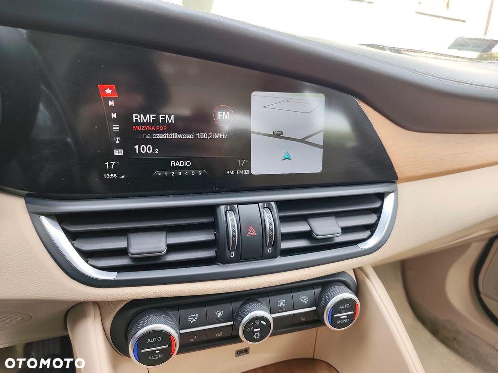 Alfa Romeo Giulia 2.0 Turbo Business - 16